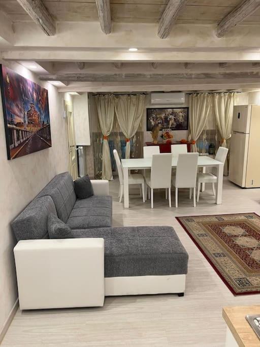 Apartment Historic Center, 800 Meters From The Trevi Fontain Rom